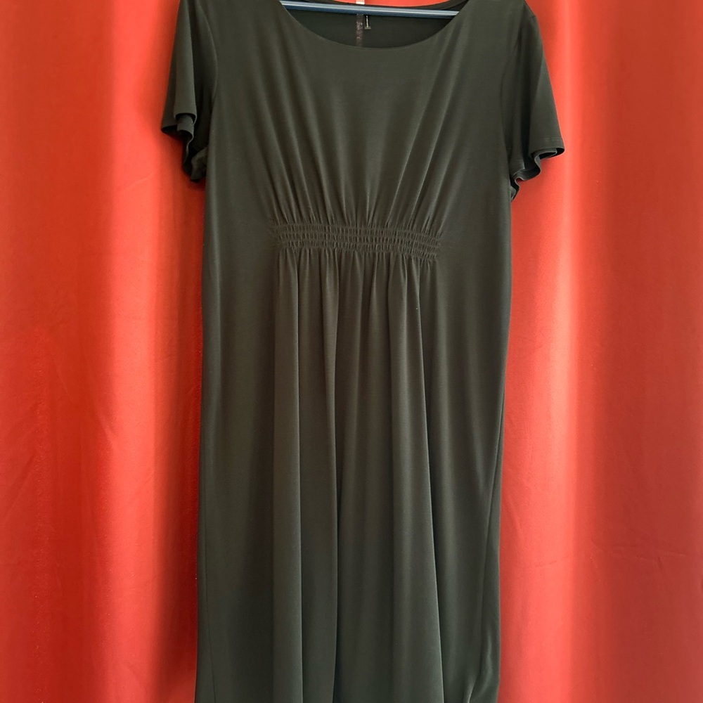 Daisy Fuentes Black Sheath Midi Dress Scoop Neck Short Sleeve